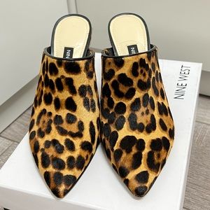 Nine West women pointed toe heeled mules in leopard print, leather upper, size 5